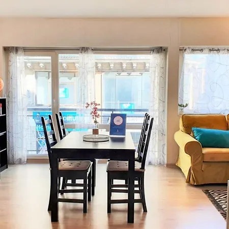 Le New Town - Balcon - Hypercentre - Tram Apartment