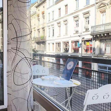 Le New Town - Balcon - Hypercentre - Tram شقة *